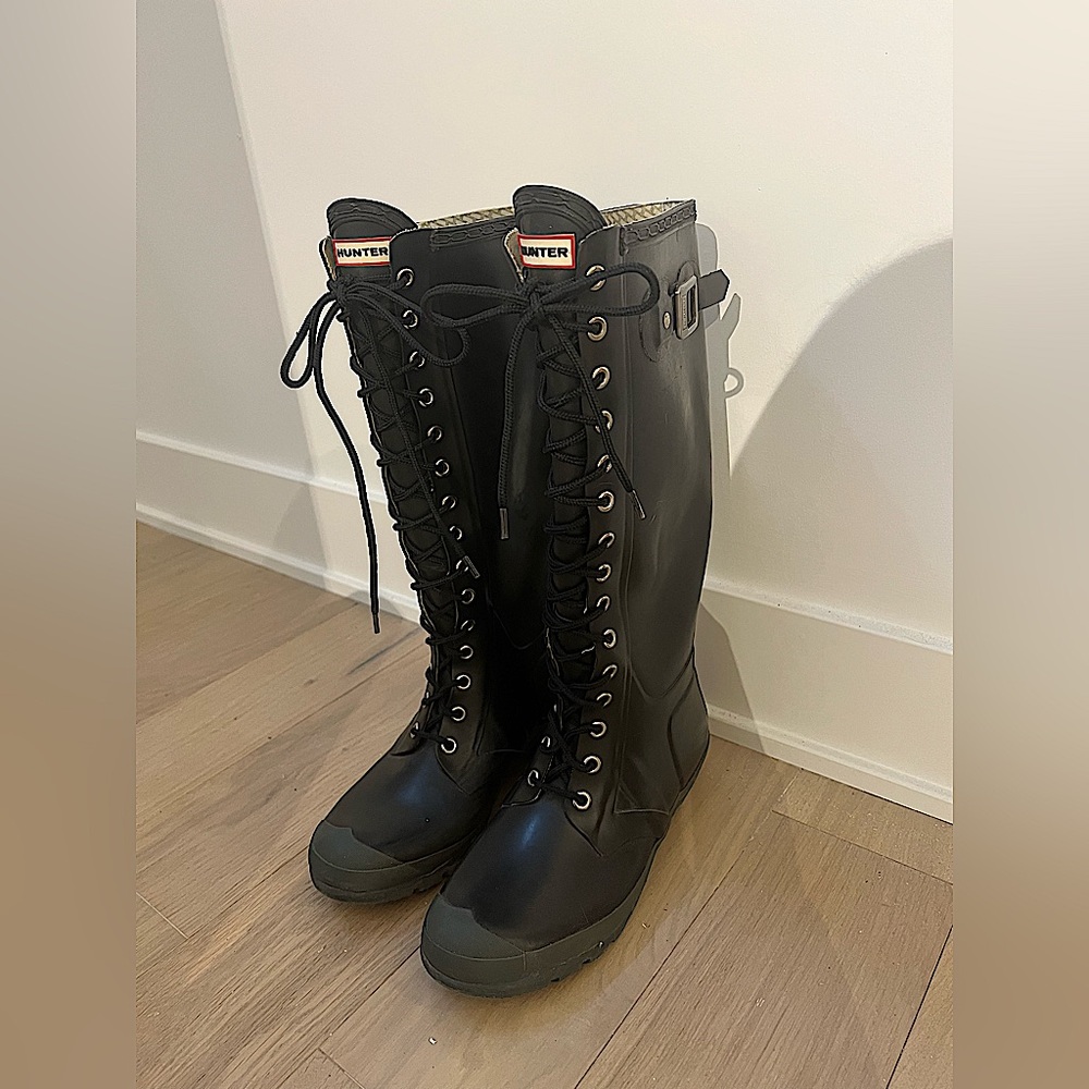 *RARE* Navy blue Hunter boots (Sz.40E/10US) Super cute lace-up style!